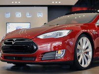 Tesla dự kiến sẽ huy động 1,5 tỷ USD để sản xuất xe sedan Model 3