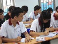 Học sinh lớp 12 ở Hà Nội thi thử THPT Quốc gia 2017