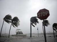Siêu bão Irma, Harvey có thể 'thổi bay' gần 300 tỷ USD của nước Mỹ