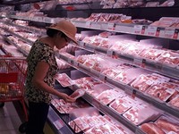 Giá thịt lợn vẫn ở mức cao do còn nhiều khâu trung gian