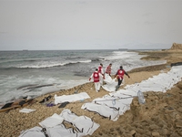 Phát hiện 74 thi thể người di cư trôi dạt vào bờ biển Libya
