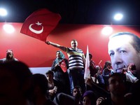 Trưng cầu dân ý ở Thổ Nhĩ Kỳ: Phe đồng ý sửa đổi Hiến pháp chiến thắng