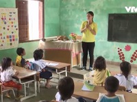 Dạy tiếng Việt cho học sinh vùng cao Quảng Ngãi dịp hè