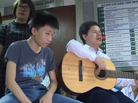 Việc tử tế: Trẻ khiếm thị mang âm nhạc đến bệnh viện