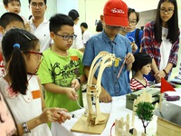 TP.HCM: Hàng trăm em nhỏ tham gia ngày hội khoa học công nghệ