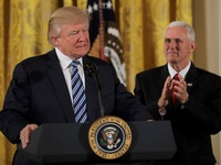 Tổng thống Trump tuyên bố sẽ sớm đàm phán lại Hiệp định NAFTA