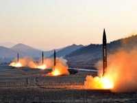 Nhật Bản và Hàn Quốc phản ứng vụ phóng tên lửa của Triều Tiên