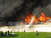 Cháy lớn thiêu rụi công ty sản xuất đồ nhựa tại TP.HCM