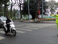 Hà Nội: Tước phù hiệu trên 2.200 xe vi phạm trong 1 tháng