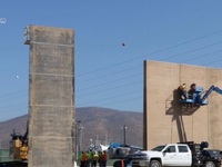 Mỹ xây dựng nguyên mẫu bức tường biên giới Mexico