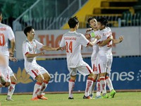 TRỰC TIẾP BÓNG ĐÁ Giải U21 Quốc tế 2017: U19 Việt Nam 0-2 U21 Việt Nam: Hiệp 1 kết thúc