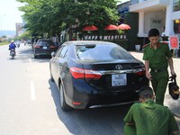 Truy tìm nhóm thanh niên đập phá hàng loạt xe ô tô tại Đà Nẵng