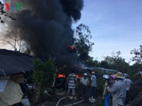 Cháy lớn tại 2 cơ sở kinh doanh lốp xe ô tô ở Quảng Ngãi