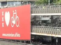 Du lịch Amsterdam (Hà Lan) trên những chiếc xe đạp