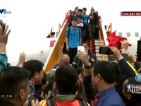 VIDEO: Các cầu thủ U23 Việt Nam của chúng ta vẫy tay chào người hâm mộ