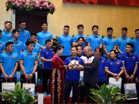 Chủ tịch Quốc hội gặp mặt đội tuyển U23 Việt Nam