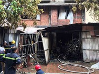 Hà Nội: Cháy xưởng sản xuất ghế sofa, 1 người tử vong