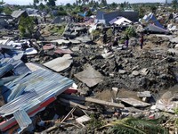 Không khí tang thương bao trùm sau động đất, sóng thần tại Indonesia