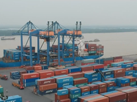 Bloomberg: Hàng Việt Nam xuất khẩu vào Mỹ tăng mạnh