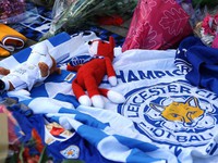 Những hình ảnh nghẹn lòng trong ngày buồn của Leicester City