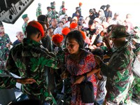 Đẩy mạnh cứu hộ nạn nhân thảm họa kép động đất - sóng thần Indonesia