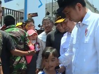 Tổng thống Indonesia thăm khu vực thảm họa động đất, sóng thần