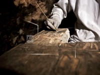 Phát hiện hàng nghìn hiện vật cổ thời kỳ đồ đá tại Pháp