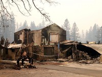 Mỹ vẫn chưa khống chế được đám cháy rừng tại California