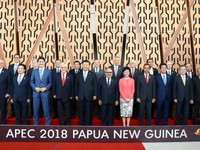 Thủ tướng Nguyễn Xuân Phúc bắt đầu các hoạt động tại Hội nghị Cấp cao APEC