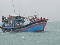 Phú Yên: Ảnh hưởng bão số 9, tàu cá của ngư dân bị đánh chìm