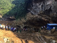Hòa Bình: Sập hầm khai thác vàng trái phép, 2 người mất tích