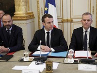 Tổng thống Pháp gặp gỡ các tổ chức công đoàn giải quyết khủng hoảng