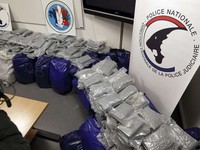Pháp thu giữ lô ma túy kỷ lục 1,7 tấn