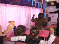 Xe bus hy vọng - mang cơ hội học tập đến với trẻ em Iraq