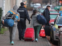 Đức, Anh nới lỏng quy định nhập cư