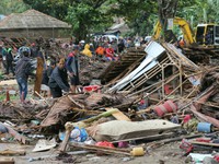 Indonesia: Người dân hoảng loạn vì tin đồn có thêm sóng thần