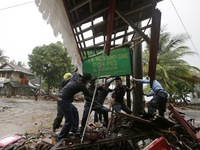 Người dân Indonesia sợ hãi, bất an trước thảm họa sóng thần