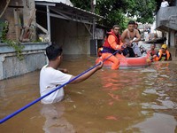 Indonesia sơ tán hàng nghìn người khỏi Jakarta vì lũ lụt