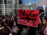 Học sinh Mỹ xuống đường biểu tình phản đối bạo lực súng đạn