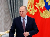 Tổng thống Nga Vladimir Putin tuyên bố giảm chi phí quốc phòng