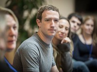 Ông chủ Facebook lên tiếng giữa tâm bão bê bối dữ liệu, thừa nhận mắc sai lầm