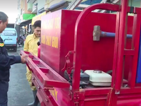 Việc tử tế: Xe chữa cháy tự chế của người bảo vệ dân phố