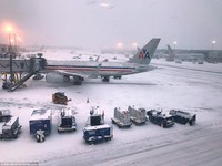 Mỹ hủy hàng nghìn chuyến bay do bão tuyết