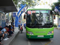 TP.HCM tăng cường 70 xe bus hỗ trợ khách tại các bến xe dịp 30/4 và 1/5