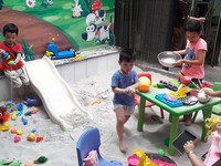 Quán cà phê tích hợp khu trẻ em - Không gian vui chơi cho gia đình trong mùa nắng nóng