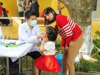 Khám bệnh, cấp phát thuốc miễn phí cho 450 trẻ nhỏ ở Củ Chi