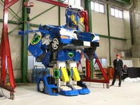 Nhật Bản: Robot biến hình từ xe hơi có người lái lần đầu lộ diện