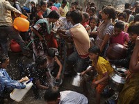 Khủng hoảng nước do nắng nóng tại Ấn Độ