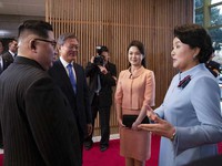 Đệ nhất phu nhân hai miền Nam - Bắc Triều Tiên lần đầu gặp nhau