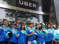Diễu hành trong ngày Uber chính thức ngừng hoạt động tại Việt Nam